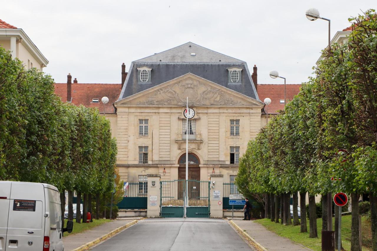 Studio Design Proche Defense-Paris رويل-مالميزون المظهر الخارجي الصورة
